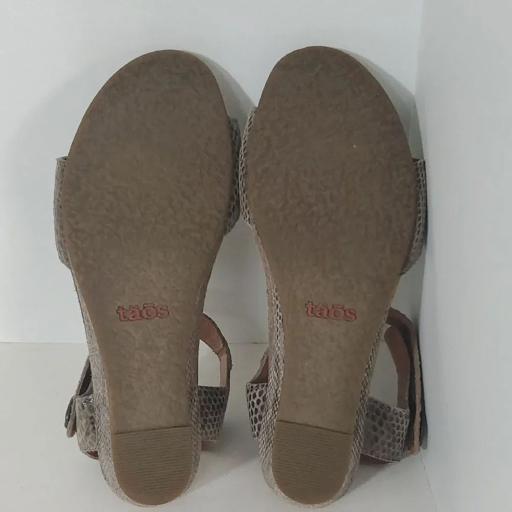 Taos Footwear Festival Snakeskin Taupe Leather Wedge Sandals Women's Size EU 39
